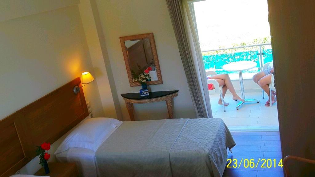 Christopoulos Villas Aígio Pokoj fotografie